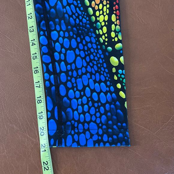 InkNBurn‎ Chameleon Print Crop Leggings Size 0 Blue Red Yellow Orange Capri - Picture 9 of 9